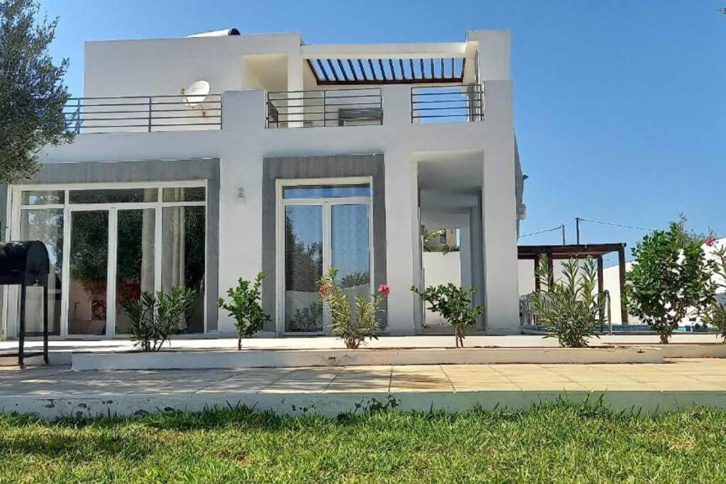 Magnifique Villa Avec Piscine Sur L'Ile De Djerba Pour Vacances Arkou Exteriér fotografie